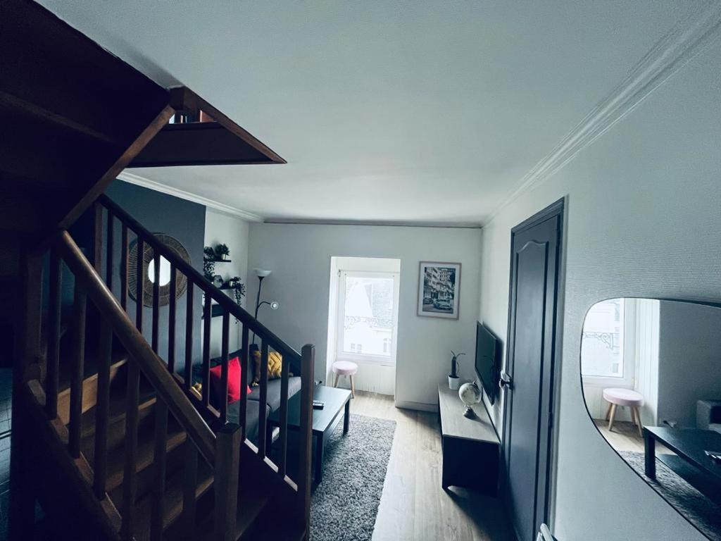 Apartamento Le Sacré, Au pied de la cathédrale Reims Exterior foto